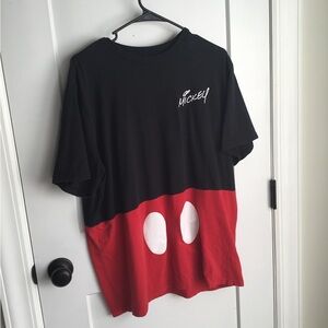 Disney Mickey T-Shirt Size Large